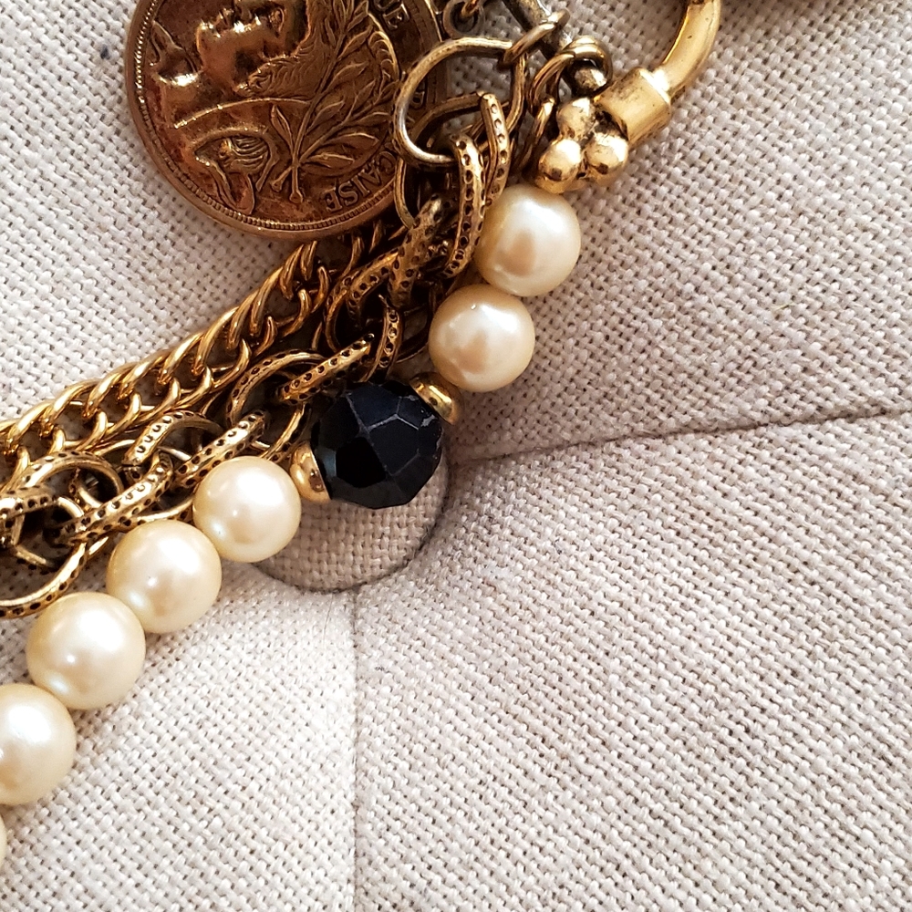 Beautiful Necklace - Picture 4 of 5